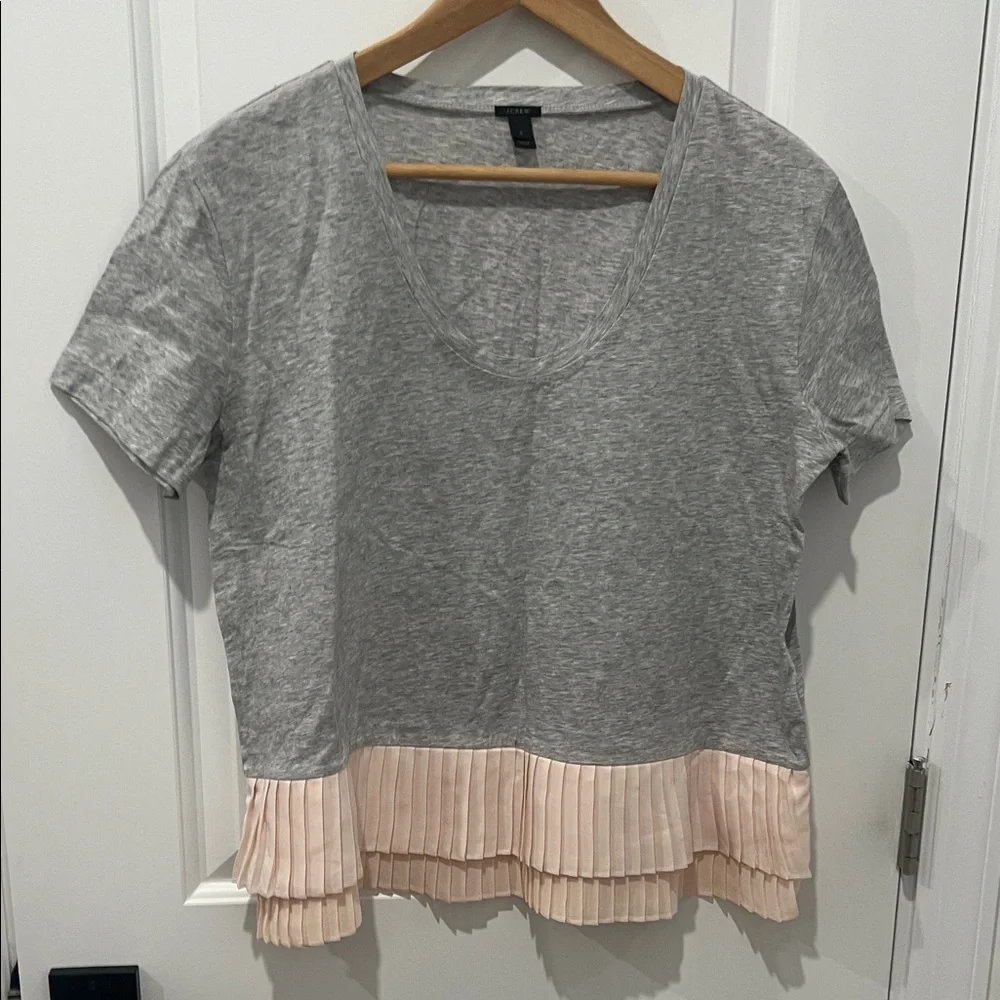 J. Crew Gray Crop Top with‎ Pink Pleated Hem Size Small
